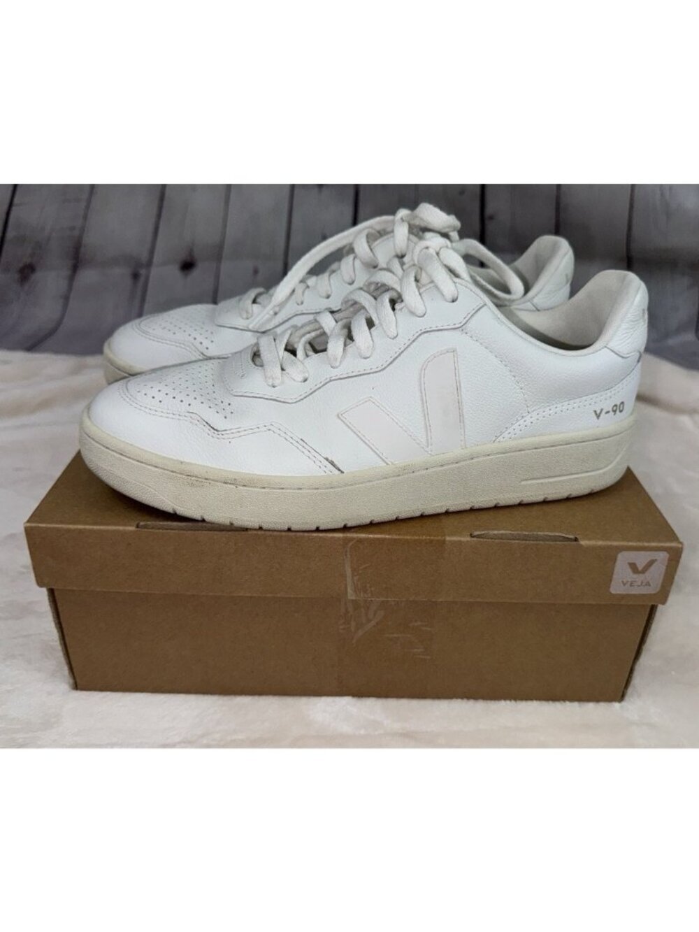 VEJA V-90 Women’s Leather Sneaker Extra White Size 10